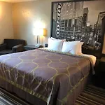Super 8 By Wyndham Portland Airport