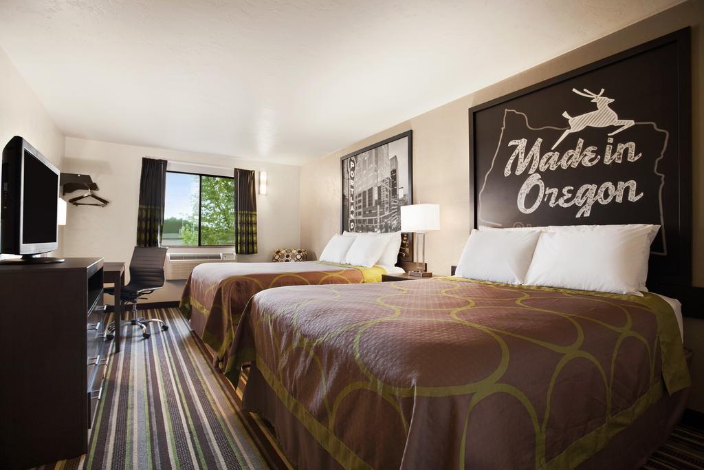 Super 8 By Wyndham Airport Portland