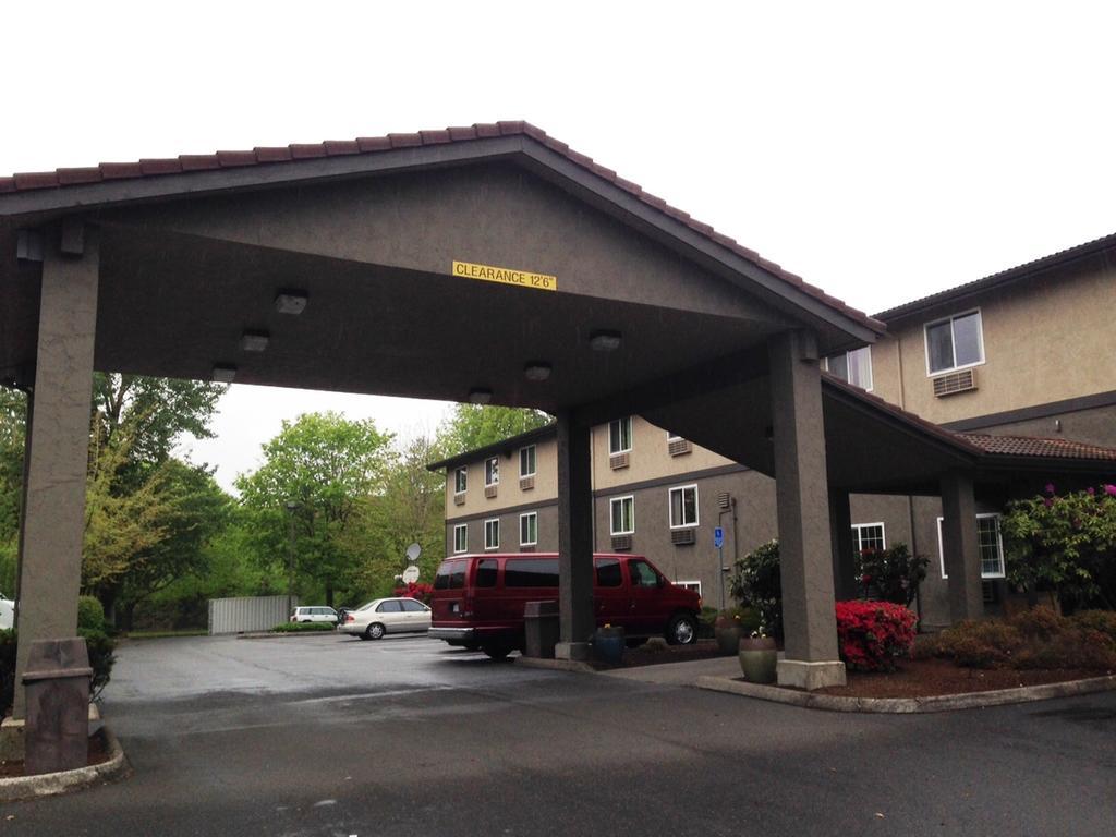 Super 8 By Wyndham Airport Hotel Portland