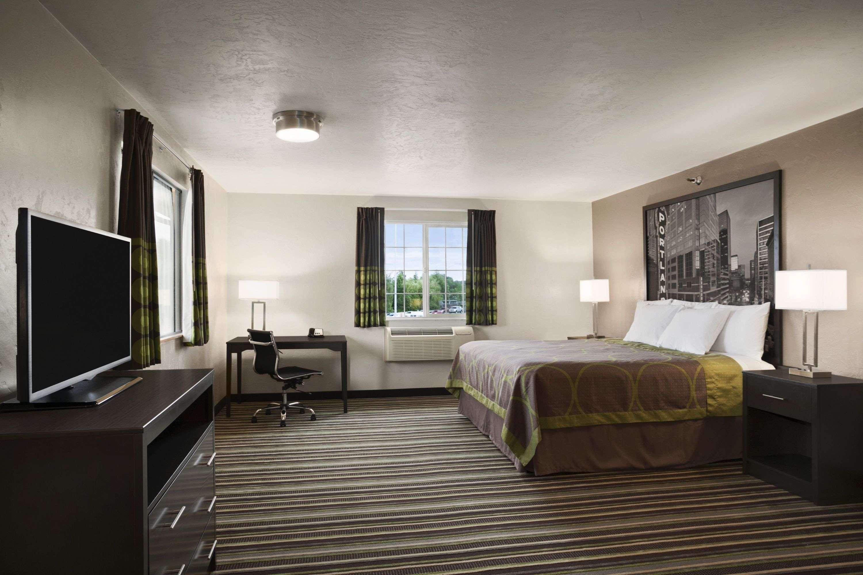 Super 8 By Wyndham Airport Portland
