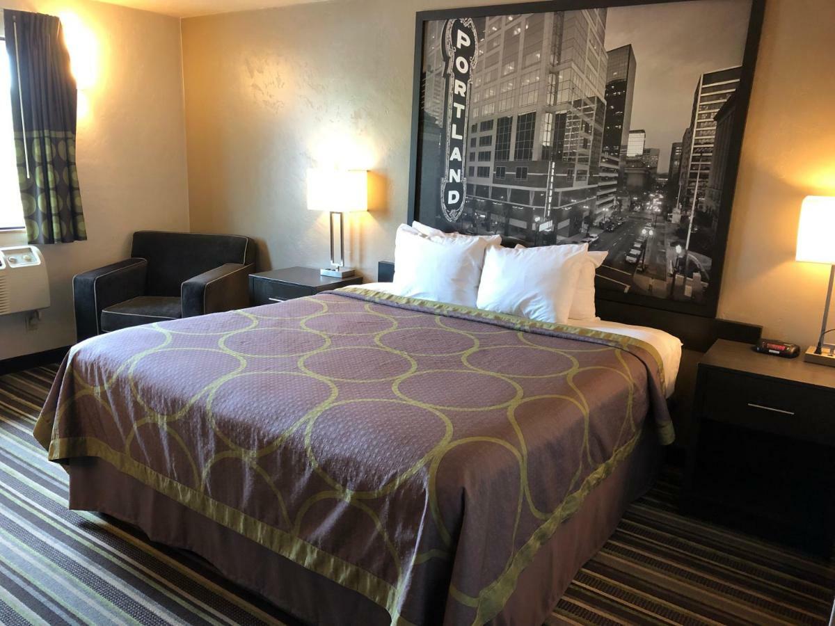 Hotel Super 8 By Wyndham Airport Portland