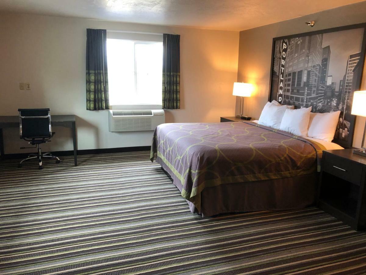 Hotel Super 8 By Wyndham Airport Portland