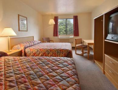 Super 8 By Wyndham Airport Hotel 2*