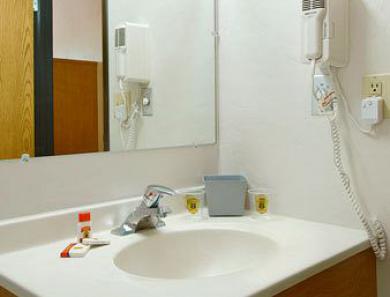 Super 8 By Wyndham Airport Hotel Portland