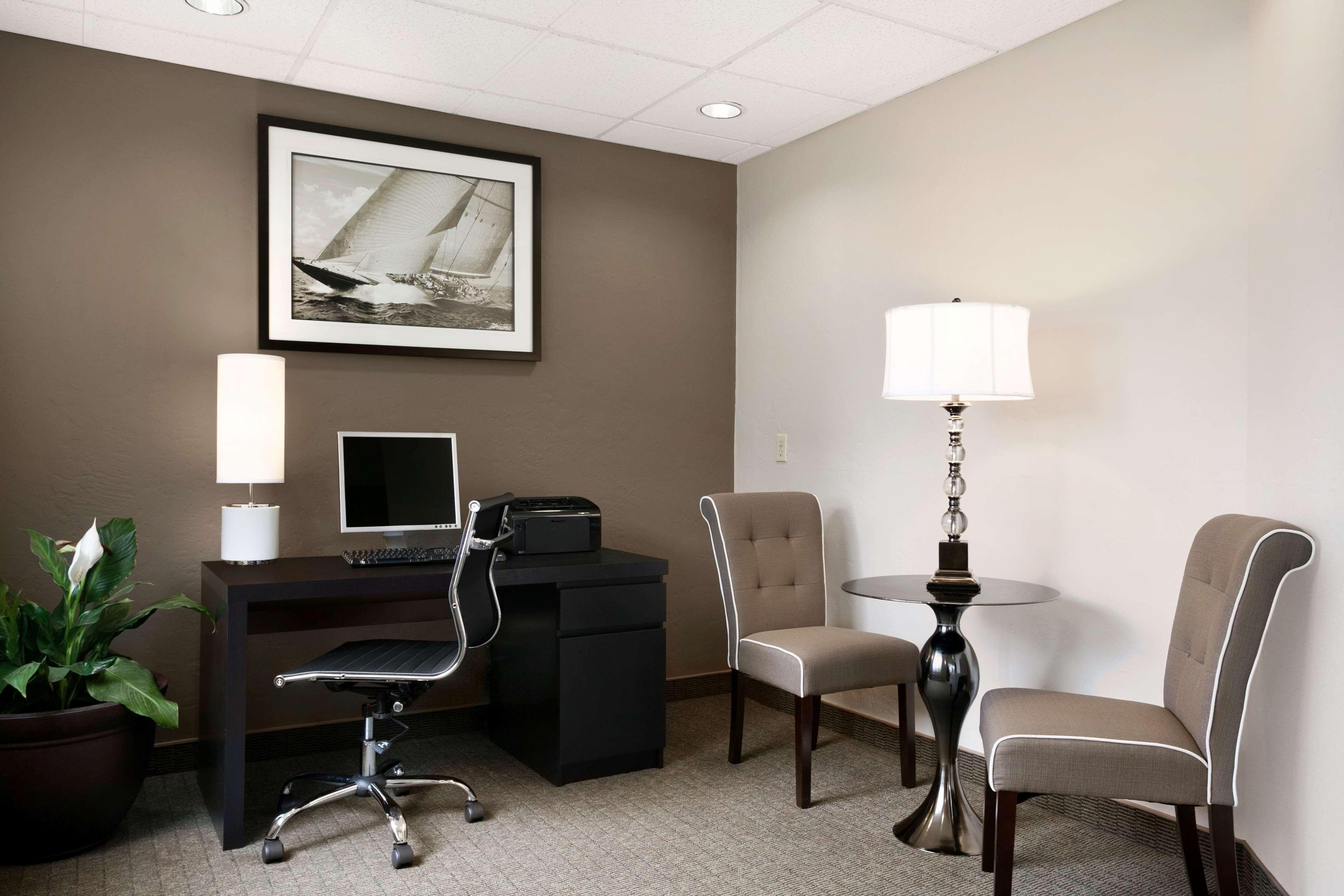 Hotel Super 8 By Wyndham Airport Portland
